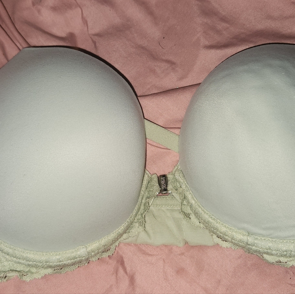 Vs bra